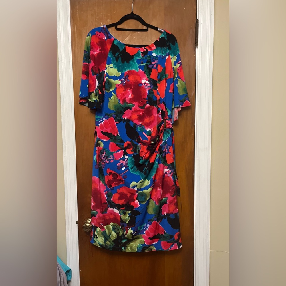 Tahari Multi color women’s dress. Spring has sprung. 18W. Plus size